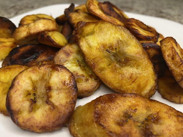 Plantain cook plantains bananas healthy ways bigger usually than way thicker skinned recipes